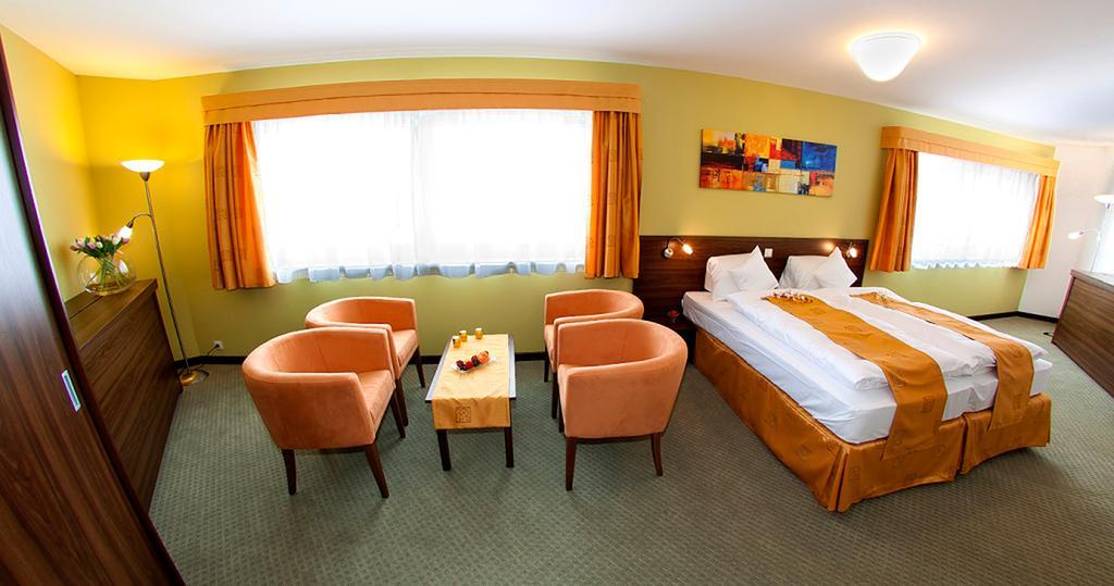 Hotel Active Prachatice Exterior foto